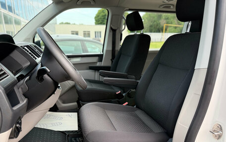 Volkswagen Caravelle T6 рестайлинг, 2018 год, 3 300 000 рублей, 7 фотография