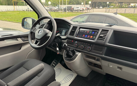 Volkswagen Caravelle T6 рестайлинг, 2018 год, 3 300 000 рублей, 9 фотография