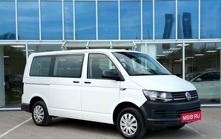 Volkswagen Caravelle T6 рестайлинг, 2018 год, 3 300 000 рублей, 2 фотография