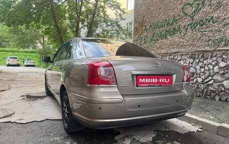 Toyota Avensis III рестайлинг, 2006 год, 900 000 рублей, 1 фотография