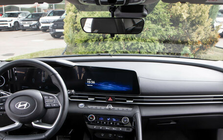 Hyundai Elantra, 2023 год, 2 358 000 рублей, 11 фотография