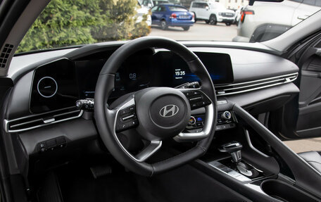 Hyundai Elantra, 2023 год, 2 358 000 рублей, 18 фотография