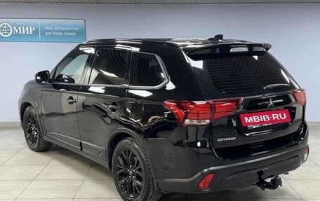 Mitsubishi Outlander III рестайлинг 3, 2021 год, 2 120 000 рублей, 5 фотография