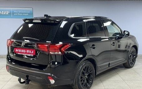 Mitsubishi Outlander III рестайлинг 3, 2021 год, 2 120 000 рублей, 7 фотография
