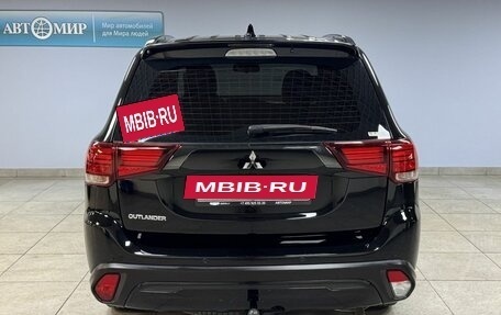 Mitsubishi Outlander III рестайлинг 3, 2021 год, 2 120 000 рублей, 6 фотография