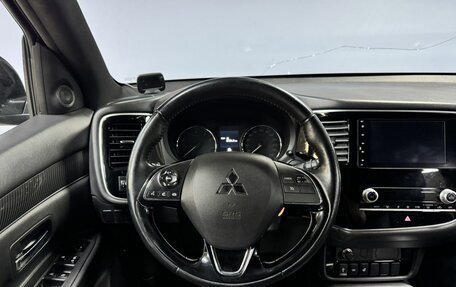 Mitsubishi Outlander III рестайлинг 3, 2021 год, 2 120 000 рублей, 16 фотография