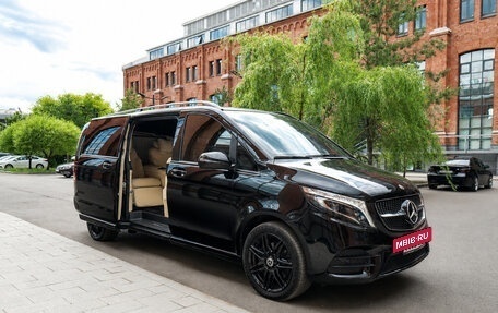 Mercedes-Benz V-Класс, 2022 год, 18 990 000 рублей, 2 фотография