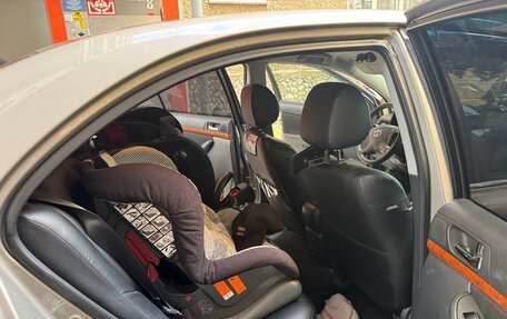 Toyota Avensis III рестайлинг, 2006 год, 900 000 рублей, 11 фотография