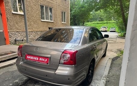 Toyota Avensis III рестайлинг, 2006 год, 900 000 рублей, 2 фотография