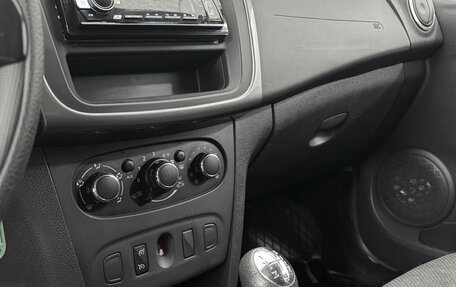Renault Sandero II рестайлинг, 2017 год, 780 000 рублей, 19 фотография