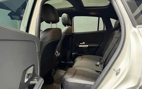 Mercedes-Benz GLA, 2022 год, 2 000 100 рублей, 18 фотография
