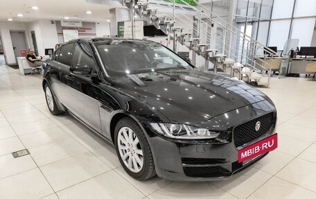 Jaguar XE I рестайлинг, 2017 год, 2 000 000 рублей, 3 фотография