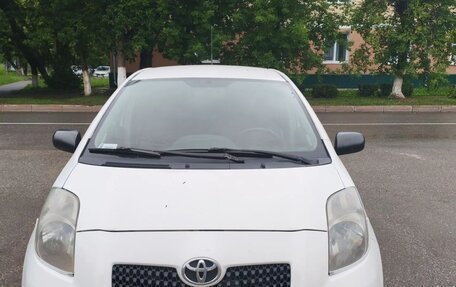 Toyota Yaris III рестайлинг, 2008 год, 550 000 рублей, 2 фотография