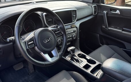 KIA Sportage IV рестайлинг, 2021 год, 2 440 000 рублей, 21 фотография