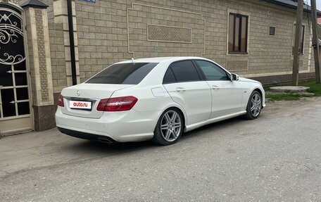 Mercedes-Benz E-Класс, 2011 год, 1 700 000 рублей, 6 фотография