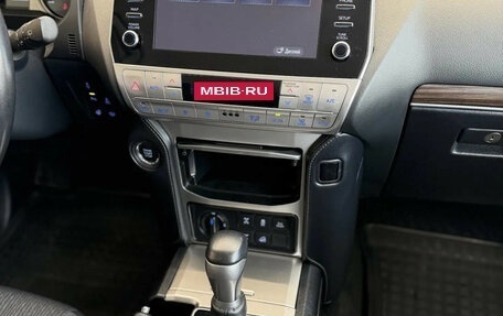 Toyota Land Cruiser Prado 150 рестайлинг 2, 2021 год, 5 385 000 рублей, 10 фотография