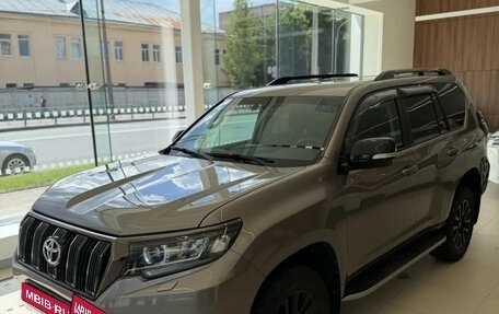 Toyota Land Cruiser Prado 150 рестайлинг 2, 2021 год, 5 385 000 рублей, 3 фотография