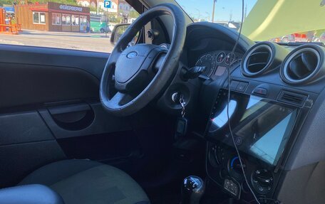 Ford Fiesta, 2006 год, 250 000 рублей, 17 фотография