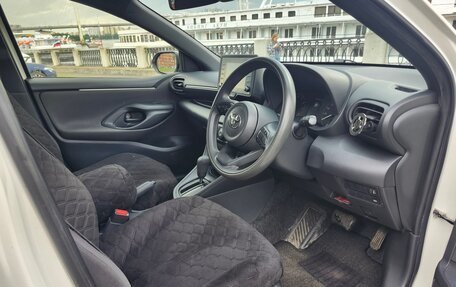 Toyota Yaris, 2020 год, 1 290 000 рублей, 13 фотография