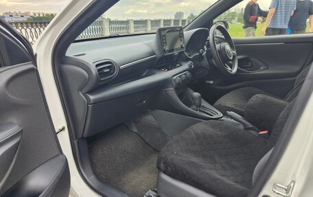 Toyota Yaris, 2020 год, 1 290 000 рублей, 10 фотография