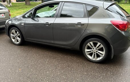 Opel Astra J, 2012 год, 750 000 рублей, 1 фотография