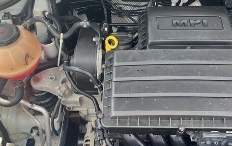 Volkswagen Polo VI (EU Market), 2018 год, 1 000 000 рублей, 40 фотография