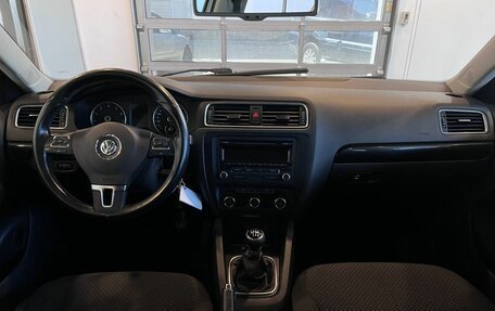 Volkswagen Jetta VI, 2011 год, 1 240 000 рублей, 9 фотография