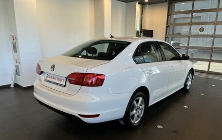Volkswagen Jetta VI, 2011 год, 1 240 000 рублей, 3 фотография