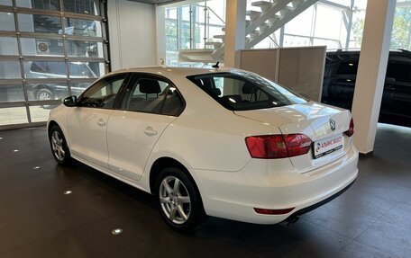 Volkswagen Jetta VI, 2011 год, 1 240 000 рублей, 5 фотография