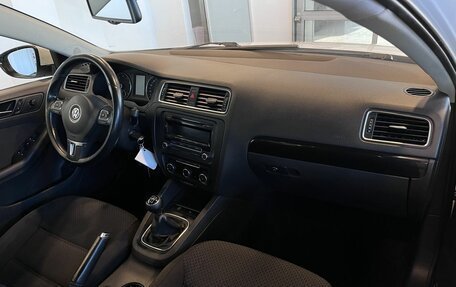 Volkswagen Jetta VI, 2011 год, 1 240 000 рублей, 12 фотография