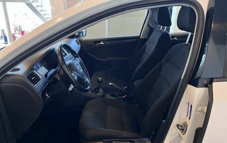 Volkswagen Jetta VI, 2011 год, 1 240 000 рублей, 16 фотография