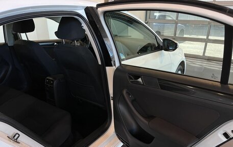 Volkswagen Jetta VI, 2011 год, 1 240 000 рублей, 26 фотография
