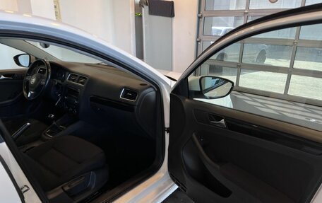 Volkswagen Jetta VI, 2011 год, 1 240 000 рублей, 27 фотография