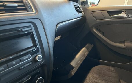 Volkswagen Jetta VI, 2011 год, 1 240 000 рублей, 30 фотография