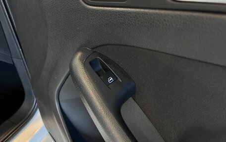 Volkswagen Jetta VI, 2011 год, 1 240 000 рублей, 28 фотография