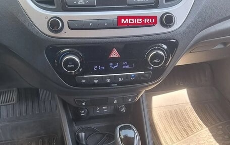 Hyundai Solaris II рестайлинг, 2018 год, 1 250 000 рублей, 7 фотография