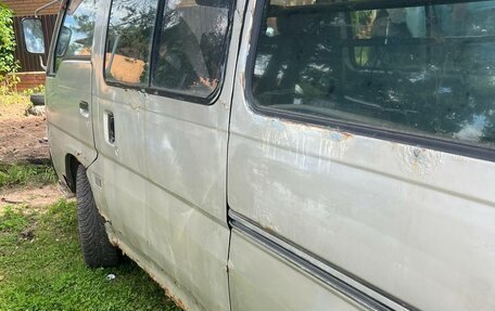 Nissan Caravan III, 1999 год, 250 000 рублей, 2 фотография