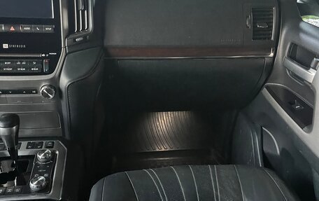 Toyota Land Cruiser 200, 2019 год, 7 400 000 рублей, 8 фотография