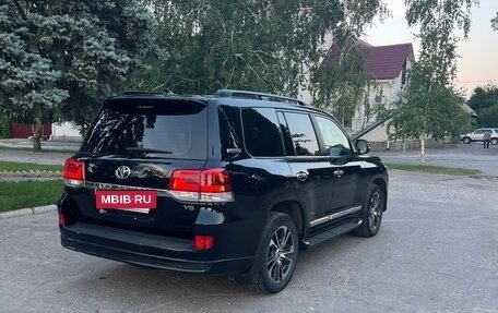 Toyota Land Cruiser 200, 2019 год, 7 400 000 рублей, 4 фотография