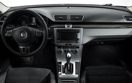 Volkswagen Passat CC I рестайлинг, 2013 год, 1 279 000 рублей, 16 фотография
