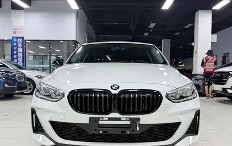 BMW 1 серия, 2022 год, 1 650 000 рублей, 2 фотография