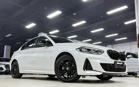 BMW 1 серия, 2022 год, 1 650 000 рублей, 3 фотография
