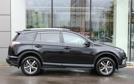Toyota RAV4, 2018 год, 2 449 000 рублей, 4 фотография