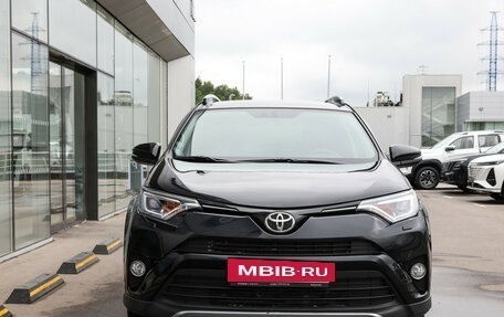 Toyota RAV4, 2018 год, 2 449 000 рублей, 2 фотография