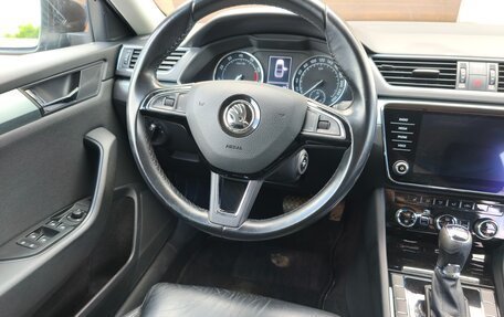 Skoda Superb III рестайлинг, 2019 год, 1 750 000 рублей, 3 фотография
