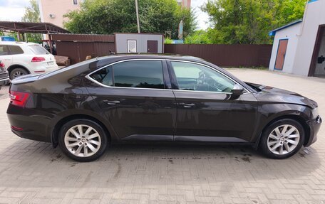 Skoda Superb III рестайлинг, 2019 год, 1 750 000 рублей, 16 фотография