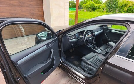 Skoda Superb III рестайлинг, 2019 год, 1 750 000 рублей, 10 фотография