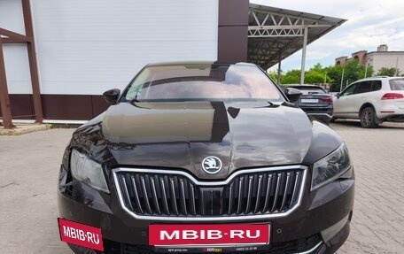 Skoda Superb III рестайлинг, 2019 год, 1 750 000 рублей, 23 фотография