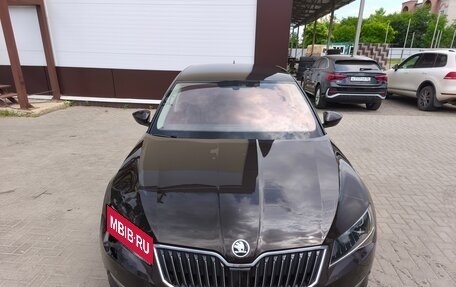 Skoda Superb III рестайлинг, 2019 год, 1 750 000 рублей, 20 фотография