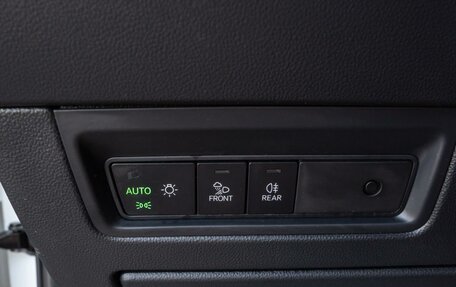 Volkswagen Touareg III, 2021 год, 5 890 000 рублей, 28 фотография